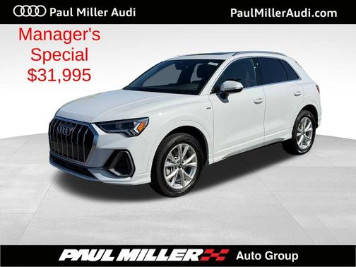 Glacier White Metallic 2023 Audi Q3 45 S line Premium
