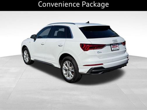 Glacier White Metallic 2023 Audi Q3 45 S line Premium