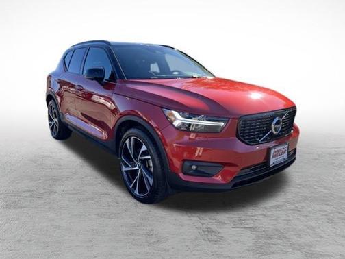 2019 Volvo XC40 T5 R-Design