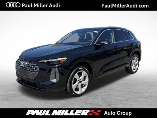 Mythos Black Metallic 2026 Audi Q5 PLUS