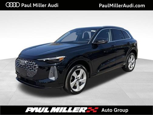Mythos Black Metallic 2026 Audi Q5 PLUS