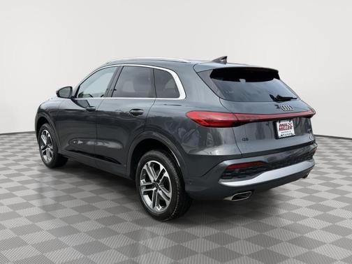 Tambora Gray Metallic 2025 Audi Q5 2.0T quattro Premium