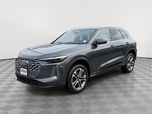 Tambora Gray Metallic 2025 Audi Q5 2.0T quattro Premium