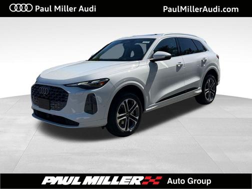 Glacier White Metallic 2026 Audi Q5