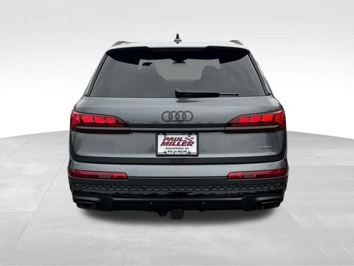 Daytona Gray Pearl 2026 Audi Q7 55 Prestige