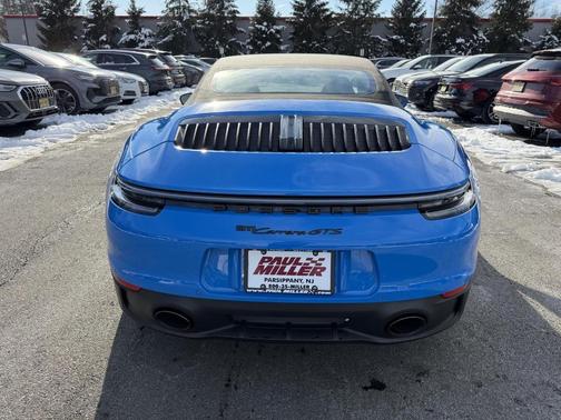 2023 Porsche 911 Carrera GTS