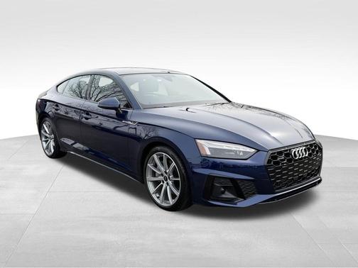 Navarra Blue Metallic 2025 Audi A5 Sportback 45 S line quattro Premium