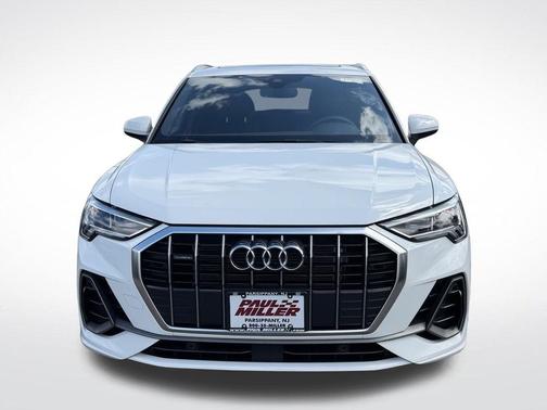 Arkona White 2025 Audi Q3 45 S line Premium