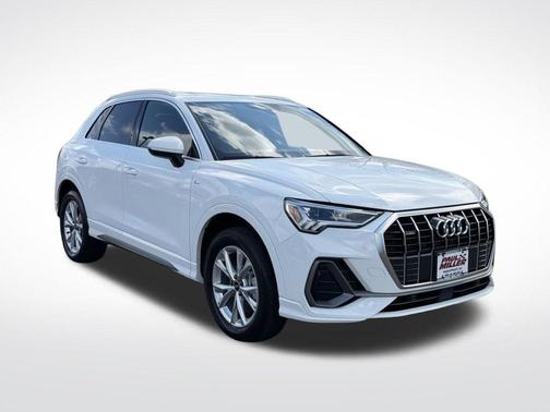 Arkona White 2025 Audi Q3 45 S line Premium