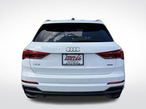 Arkona White 2025 Audi Q3 45 S line Premium