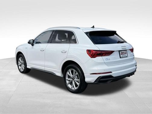 Arkona White 2025 Audi Q3 45 S line Premium
