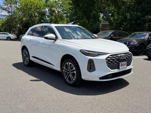 Arkona White 2025 Audi Q5 2.0T quattro Premium