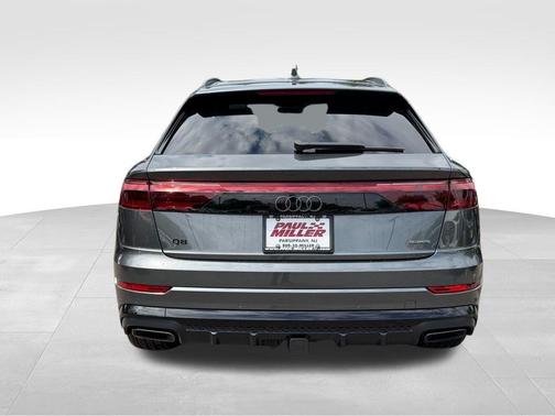 Daytona Gray Pearl 2026 Audi Q8 55 Premium