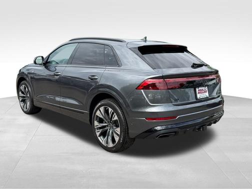 Daytona Gray Pearl 2026 Audi Q8 55 Premium