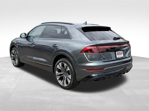 Daytona Gray Pearl 2026 Audi Q8 55 Premium