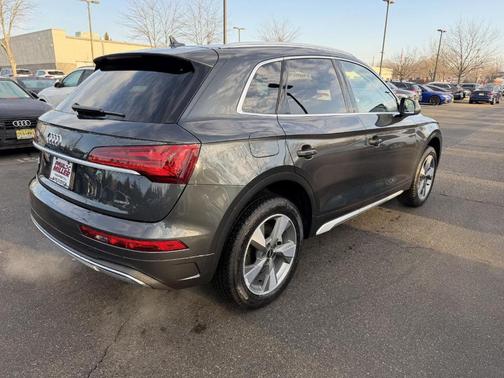 2024 Audi Q5 40 Premium