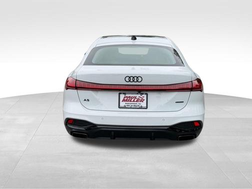 Glacier White Metallic 2026 Audi A5