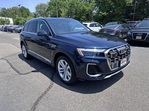2025 Audi Q7 45 Premium Plus