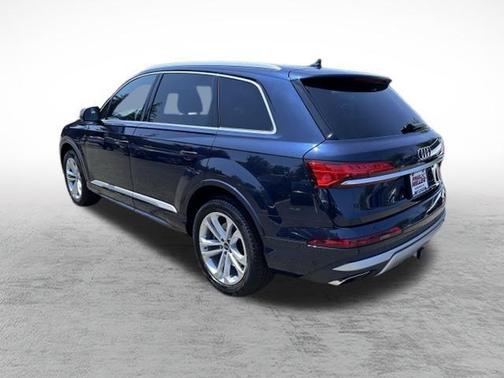 2025 Audi Q7 45 Premium Plus