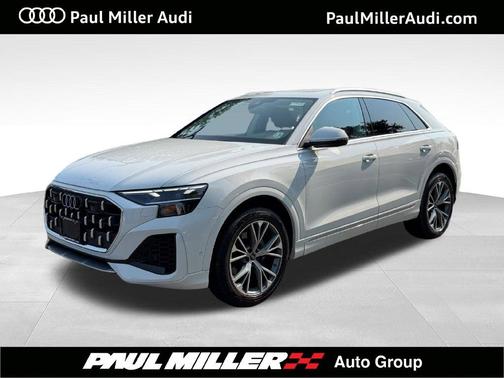 Glacier White Metallic 2025 Audi Q8 55 Premium