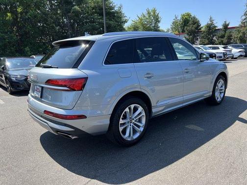 2025 Audi Q7 55 Premium