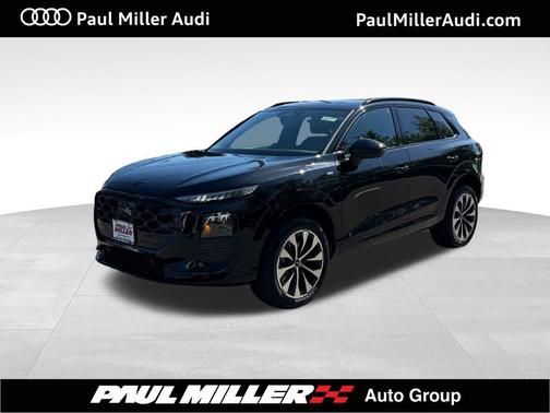 Mythos Black Metallic 2026 Audi Q3 S line