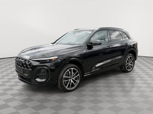 Mythos Black Metallic 2026 Audi Q5 PLUS