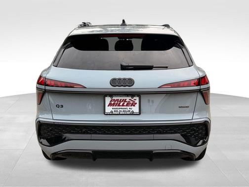Arrow Gray Pearl 2026 Audi Q3 S line