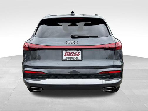 Tambora Gray Metallic 2025 Audi Q5 2.0T quattro Premium