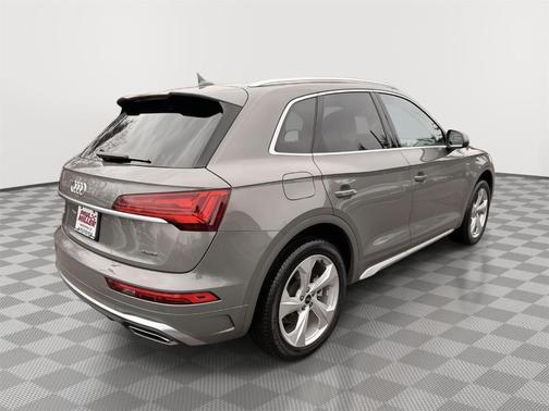 2023 Audi Q5 45 S line Premium Plus