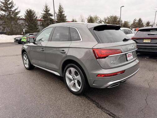 2023 Audi Q5 45 S line Premium Plus