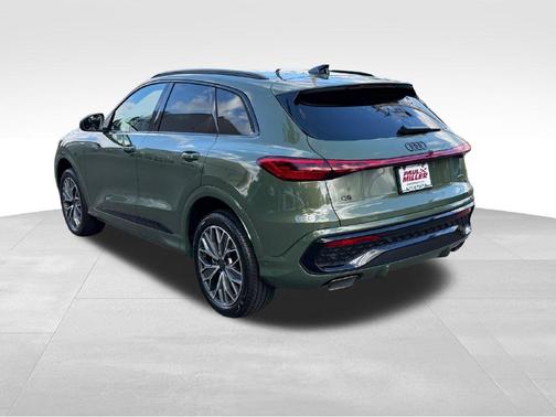 Green Metallic 2026 Audi Q5 PLUS
