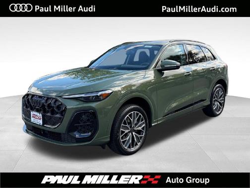 Green Metallic 2026 Audi Q5 PLUS