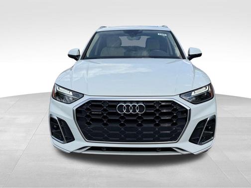 Glacier White Metallic 2024 Audi Q5 45 S line quattro Premium