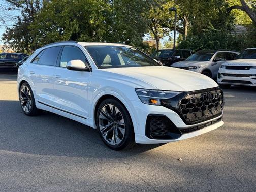 Glacier White Metallic 2027 Audi Q8