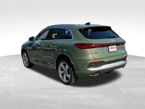 District Green Metallic 2025 Audi Q5 2.0T quattro Premium