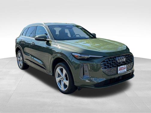 District Green Metallic 2025 Audi Q5 2.0T quattro Premium