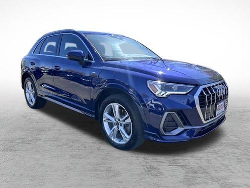 2022 Audi Q3 45 S line Premium