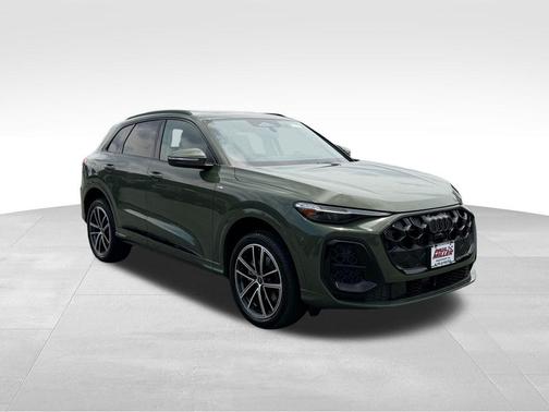 Green Metallic 2026 Audi Q5 PLUS