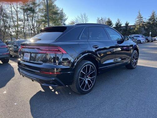 2023 Audi Q8 55 Premium Plus