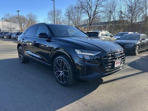 2023 Audi Q8 55 Premium Plus