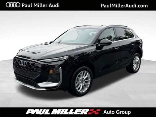 Mythos Black Metallic 2026 Audi Q3 S line