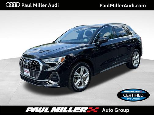 Mythos Black Metallic 2023 Audi Q3 45 S line Premium
