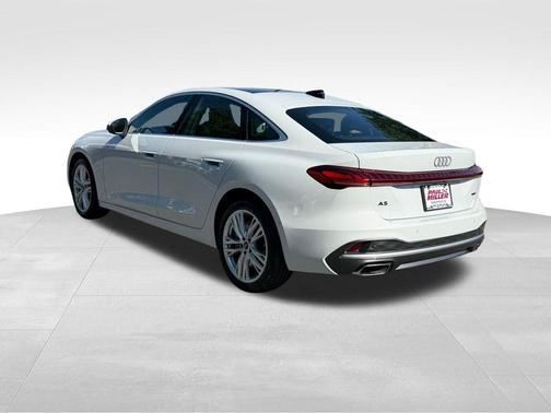 Glacier White Metallic 2026 Audi A5