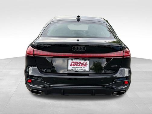 Mythos Black Metallic 2026 Audi A5