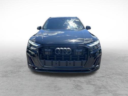 2025 Audi Q7 45 Premium Plus