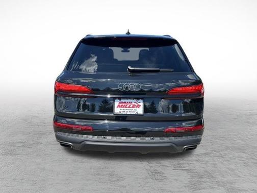 2025 Audi Q7 45 Premium Plus