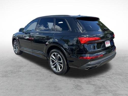 2025 Audi Q7 45 Premium Plus