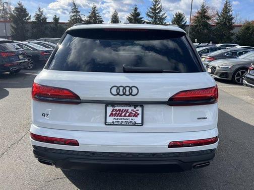 2025 Audi Q7 45 Premium