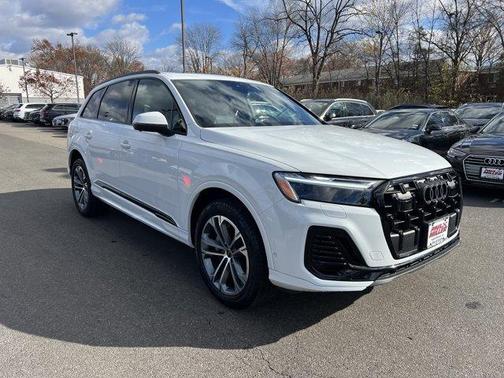 2025 Audi Q7 45 Premium